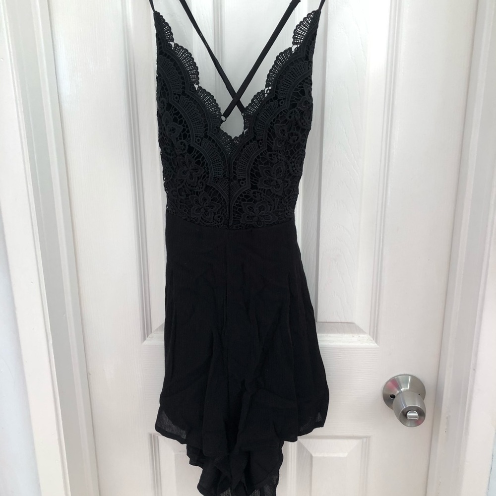 Lulu’s romper - Picture 2 of 4